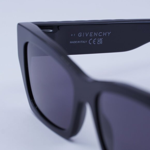 🕶️ New Givenchy GV40077I 01A Sunglasses - Shiny Black and Studs Frame - Picture 6 of 9